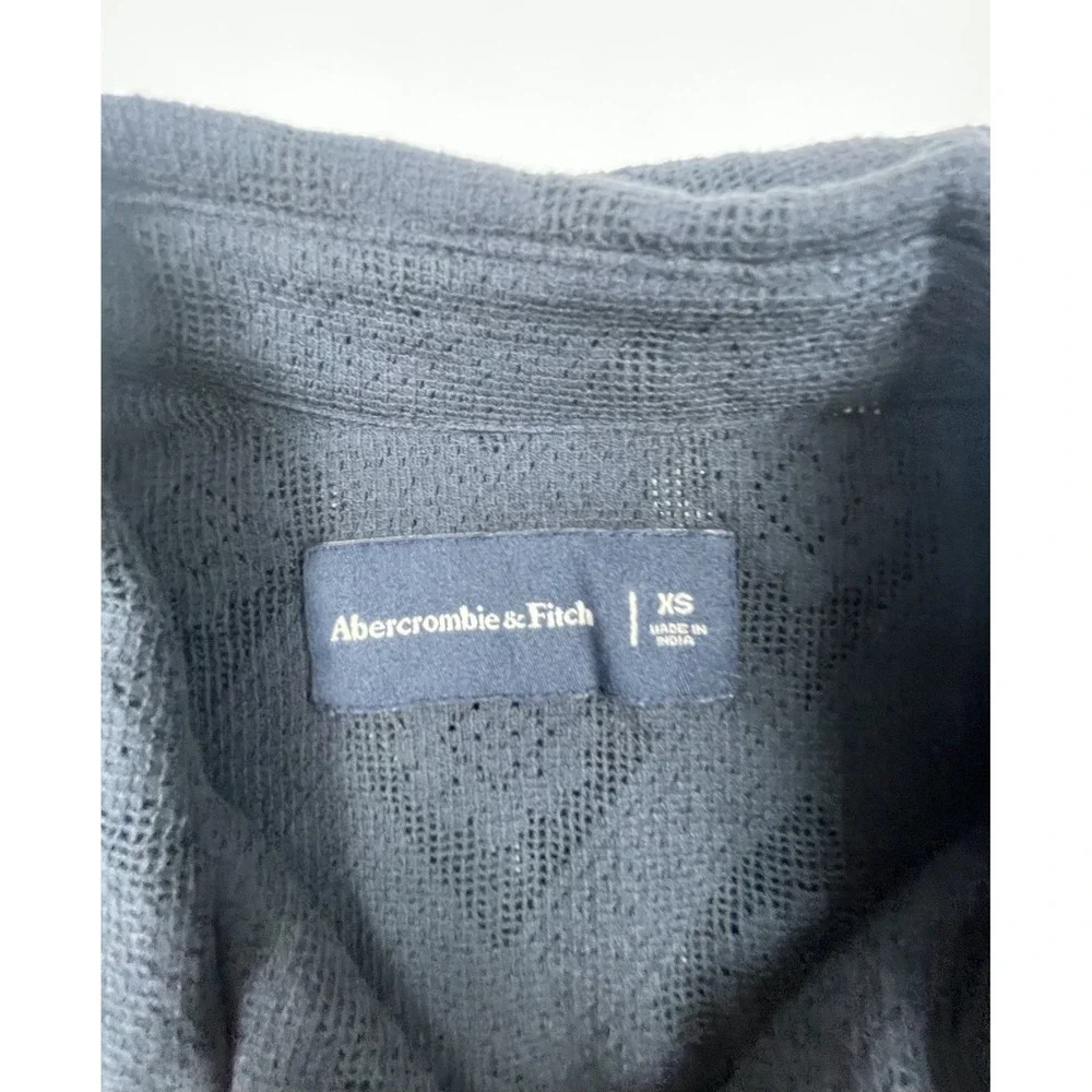 ABERCROMBIE & FITCH MENS XS BLACK GEOMETRIC OPEN KNIT CAMP SHIRT BUTTON FRONT